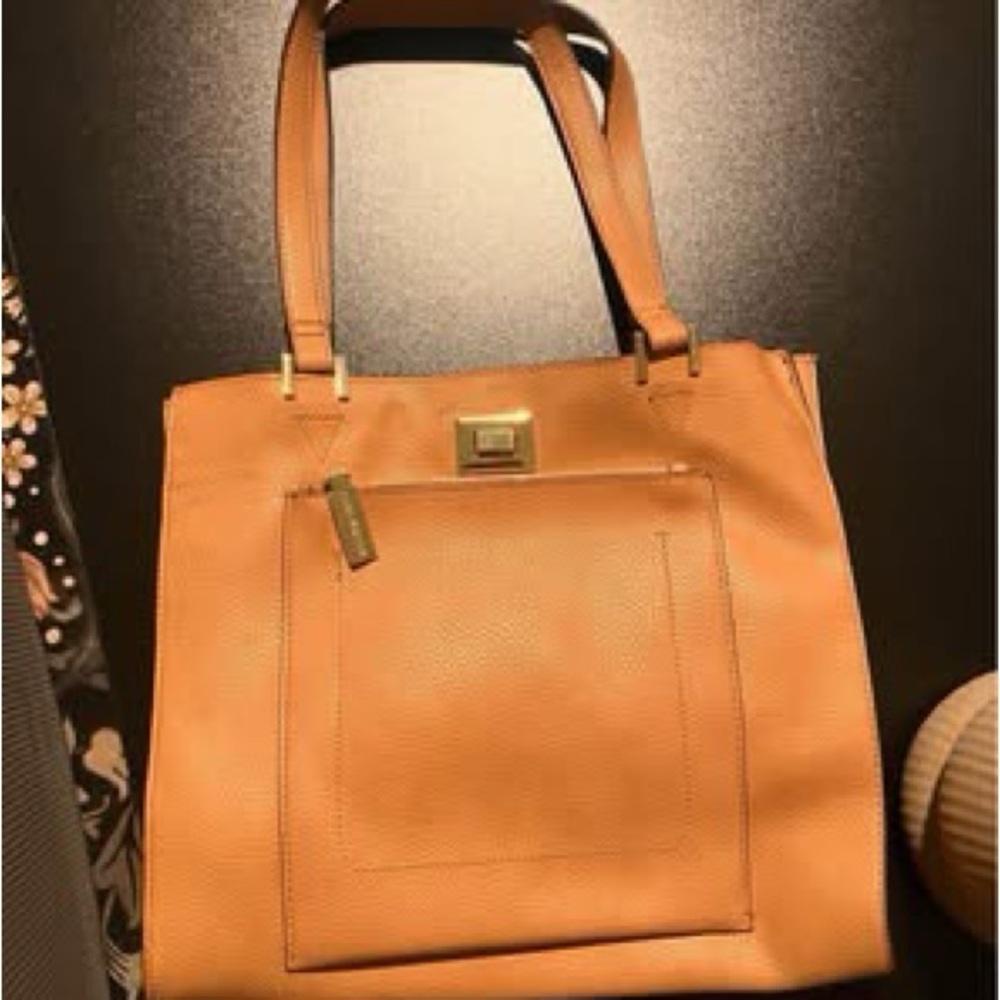Steve Madden hobo shoulder tote women bag color tan with zipper pouch bag